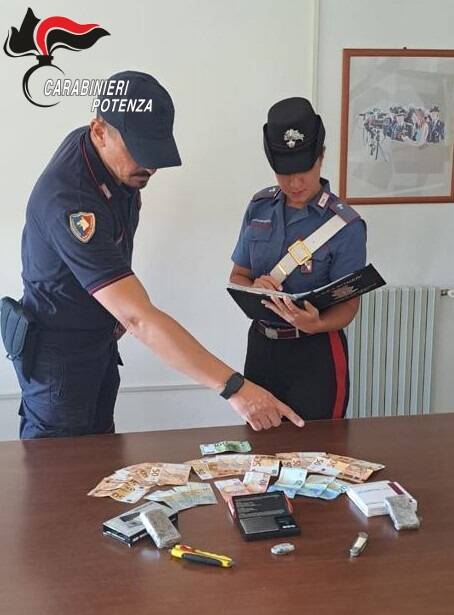 Carabinieri sequestro droga
